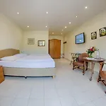 Goeddertzhof 3*